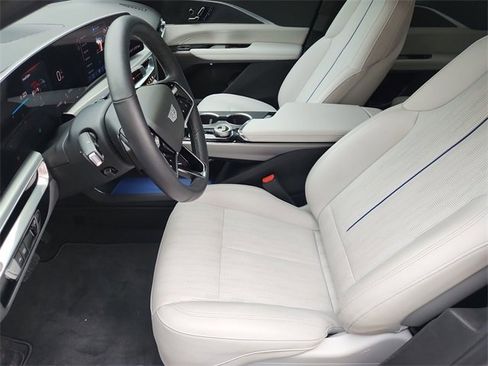 Used 2025 Cadillac Lyriq Sport image 20