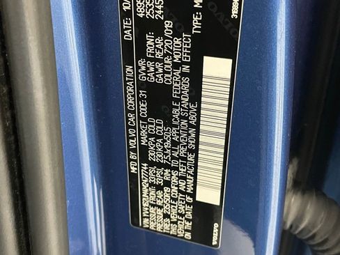 Used 2021 Volvo XC40 T5 R-Design w/ Advanced Package image 29