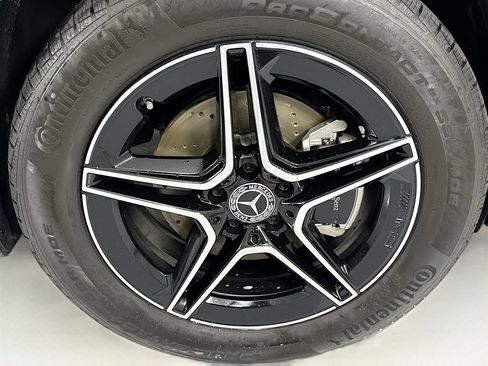 Used 2024 Mercedes-Benz GLB 250 image 34