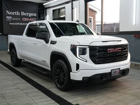 Used 2023 GMC Sierra 1500 Elevation w/ Preferred Package AWD/4WD image 3