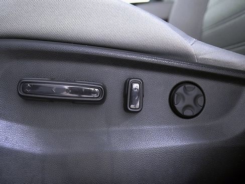 Used 2022 Honda CR-V EX image 17