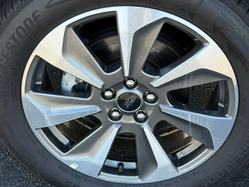 Used 2025 Ford Escape Platinum image 10