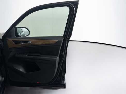 Used 2024 Volkswagen Atlas SE FWD image 34
