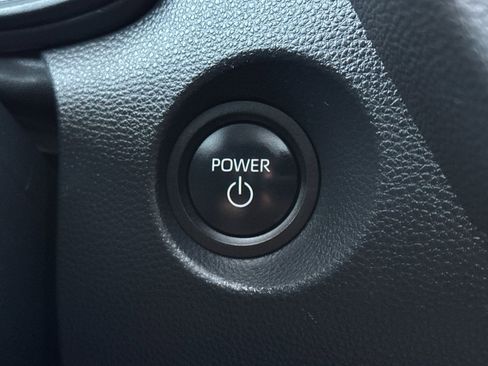 Used 2024 Toyota Corolla Cross SE image 22