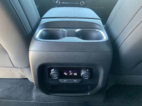 Certified 2025 Chevrolet Traverse LT w/ Midnight/Sport Edition image 20