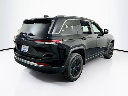 Used 2022 Jeep Grand Cherokee Limited 4xe w/ Luxury Tech Group II AWD/4WD image 5