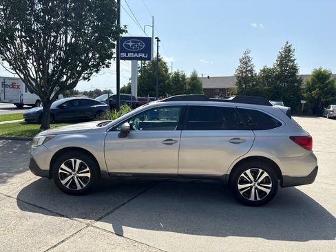 Used 2019 Subaru Outback 2.5i Limited AWD/4WD image 5