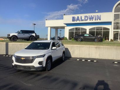 Used 2023 Chevrolet Traverse LT