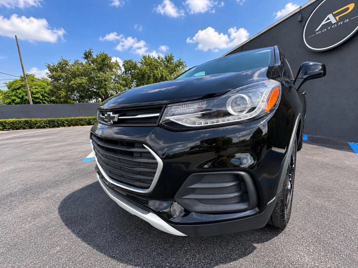 Used 2021 Chevrolet Trax LT w/ Midnight Edition FWD image 9