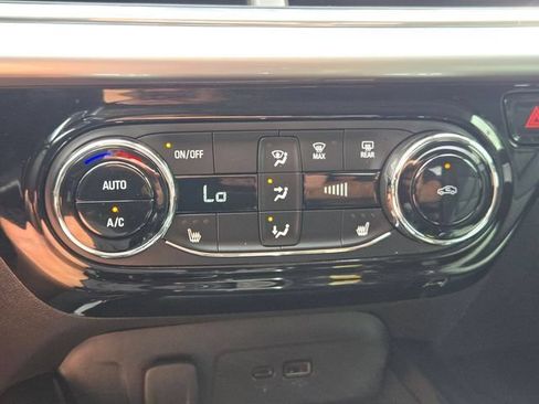 Used 2026 Chevrolet Trax LT w/ Driver Confidence Package FWD image 30