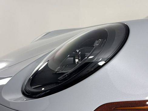 Used 2025 Porsche 911 Carrera RWD image 31