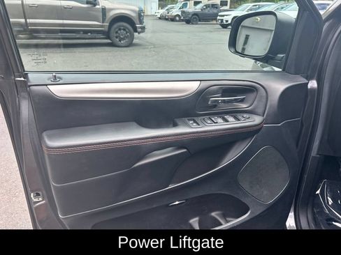 Used 2019 Dodge Grand Caravan GT FWD image 12