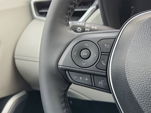 New 2026 Toyota Corolla Cross LE w/ Moonroof Package image 16