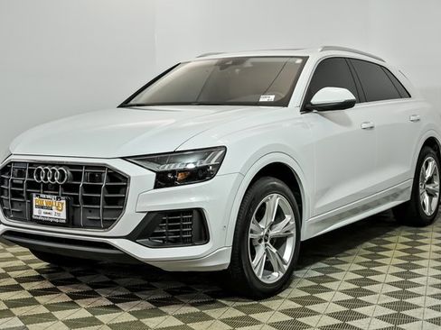 Used 2023 Audi Q8 Premium w/ Convenience Package image 4