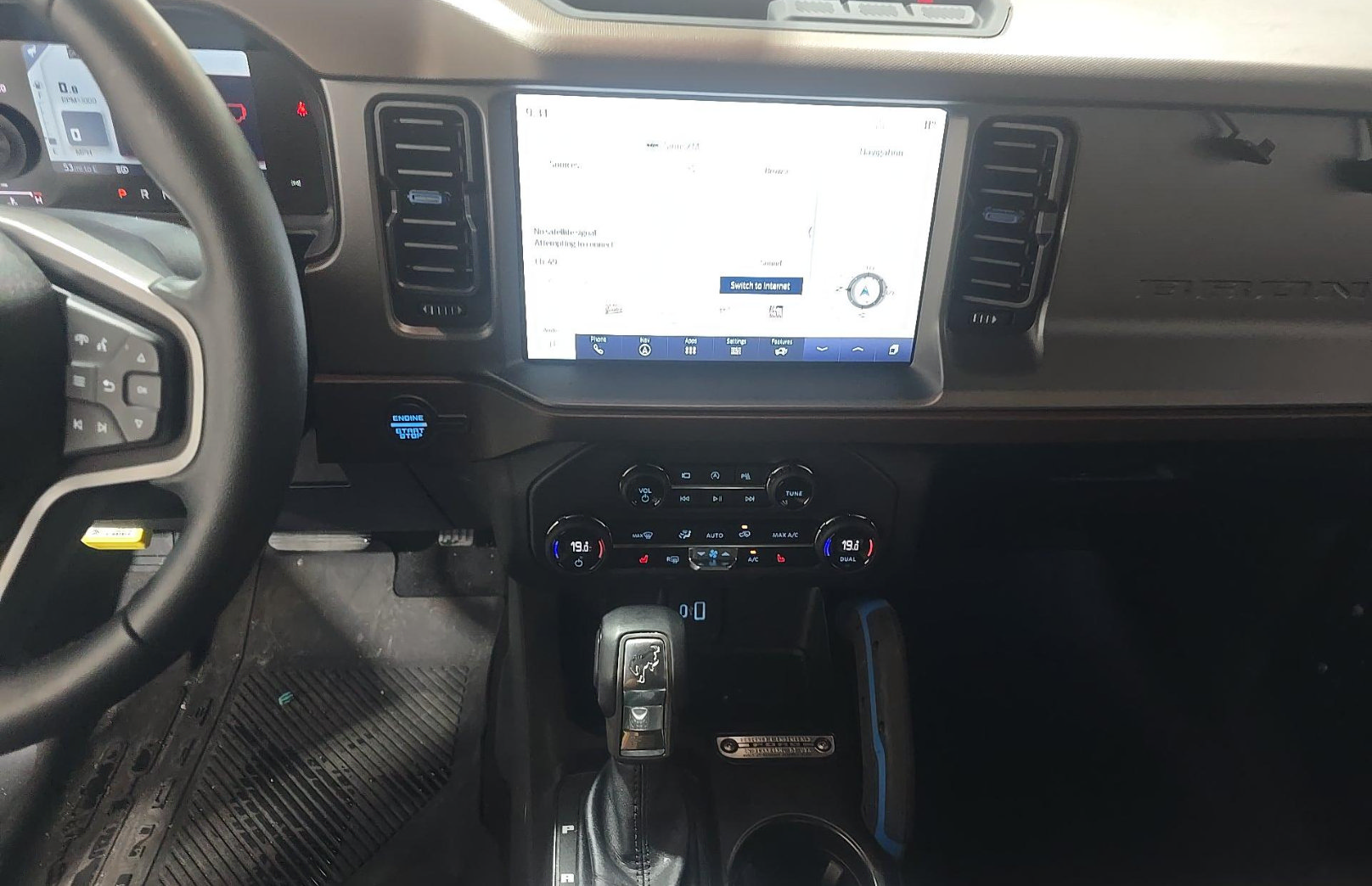 Used 2023 Ford Bronco Outer Banks AWD/4WD image 10