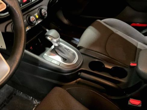 Used 2024 Kia Forte LXS w/ LXS Technology Package FWD image 15