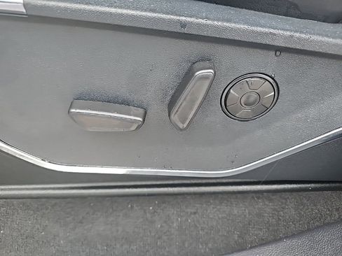 Used 2026 Ford F250 Platinum w/ Tremor Off-Road Package image 9