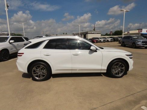 Used 2025 Genesis GV70 2.5T AWD/4WD image 8