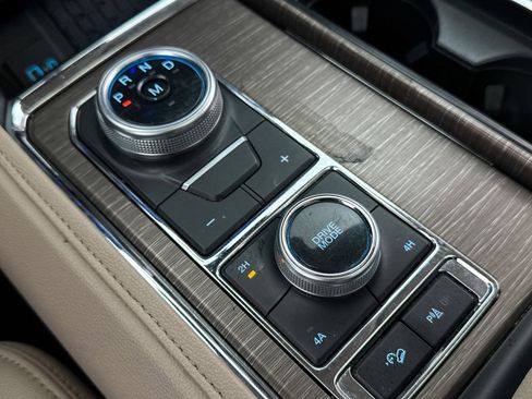 Used 2024 Ford Expedition Max Limited image 10