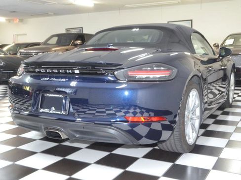Used 2018 Porsche 718 Boxster RWD image 9