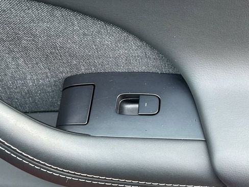 Used 2022 Tesla Model X Plaid image 23