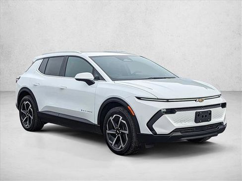 New 2026 Chevrolet Equinox EV LT image 6