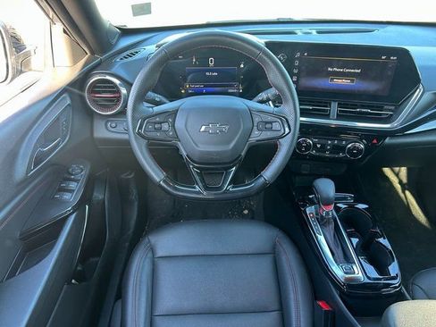 Used 2024 Chevrolet Trax RS w/ Driver Confidence Package image 28