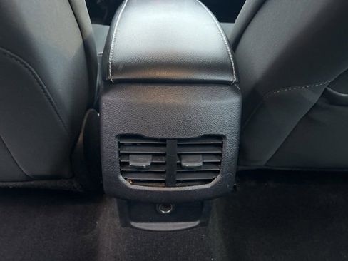 Used 2020 Ford Fusion SE image 17