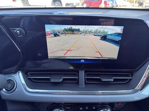 New 2026 Chevrolet Trax LT w/ Sunroof Package image 17