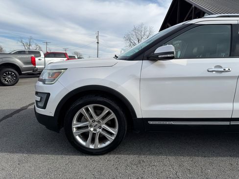Used 2017 Ford Explorer Limited w/ Equipment Group 301A image 41