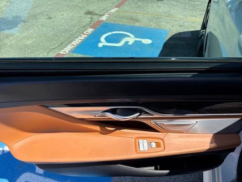 Used 2018 BMW 750i RWD image 22