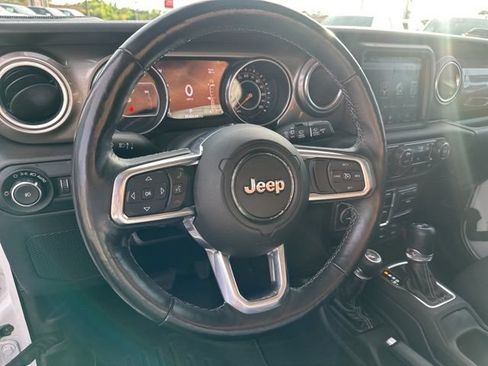 Used 2018 Jeep Wrangler Unlimited Sahara AWD/4WD image 14