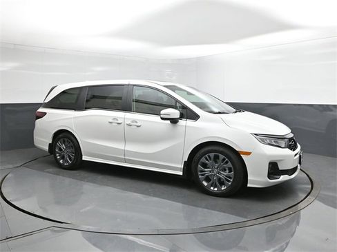 New 2026 Honda Odyssey Touring image 17