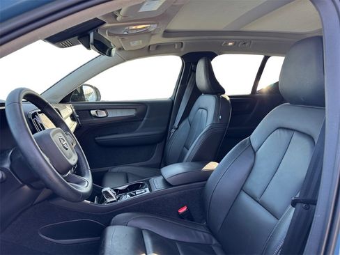 Certified 2023 Volvo XC40 B5 Plus w/ Driver Assist Package image 6