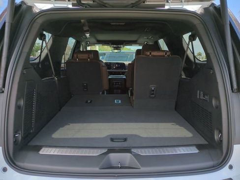 New 2026 Chevrolet Suburban High Country w/ Sun And Tow Package AWD/4WD image 13