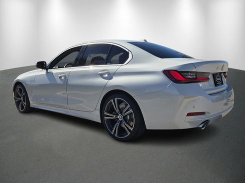 Used 2024 BMW 330i Sedan w/ Premium Package image 5