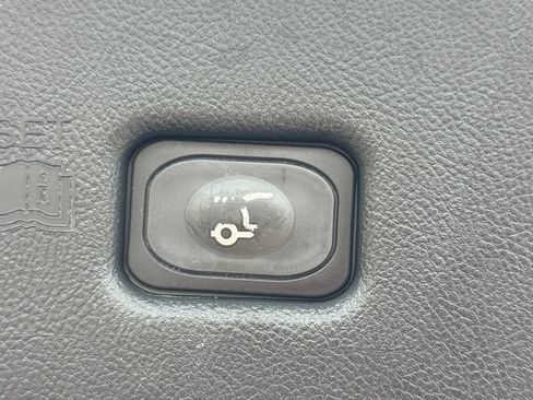 Used 2022 Lincoln Nautilus Reserve AWD/4WD image 35