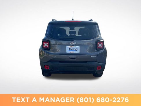 Used 2019 Jeep Renegade Latitude w/ Cold Weather Group AWD/4WD image 4