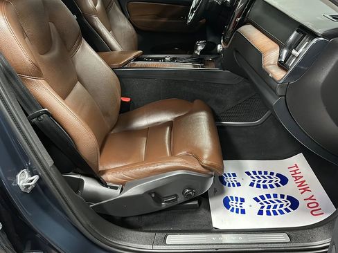 Used 2019 Volvo XC60 T5 Inscription w/ Protection Package Premier image 17