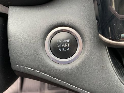 Used 2024 Toyota Highlander XLE image 29