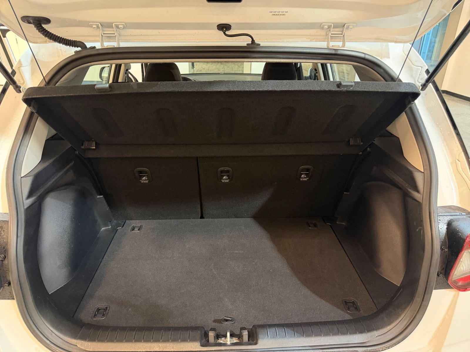 Used 2026 Hyundai Venue SEL FWD image 29