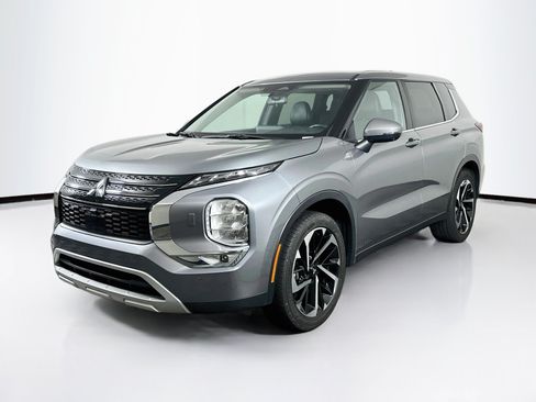 Used 2024 Mitsubishi Outlander SE AWD/4WD image 3