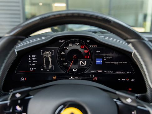 Used 2024 Ferrari Purosangue image 30