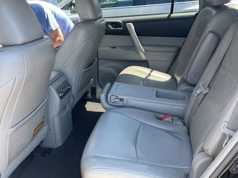 Used 2013 Toyota Highlander SE AWD/4WD image 5