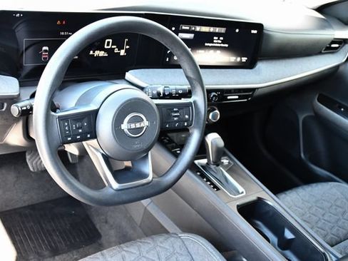 Used 2025 Nissan Kicks SV FWD image 16