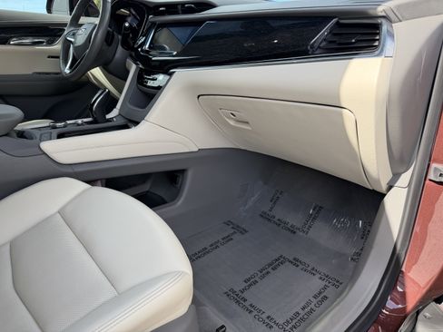 Certified 2022 Cadillac XT6 Premium Luxury w/ LPO, Floor Liner Package image 12
