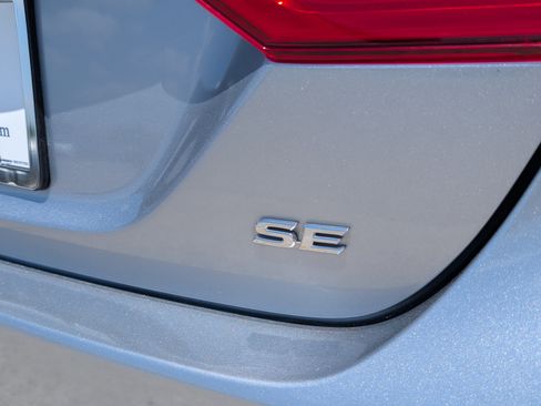 Used 2019 Toyota Camry SE FWD image 26