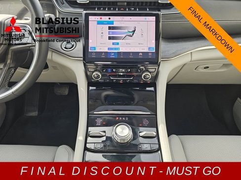 Used 2022 Jeep Grand Cherokee Overland w/ Luxury Tech Group IV image 25