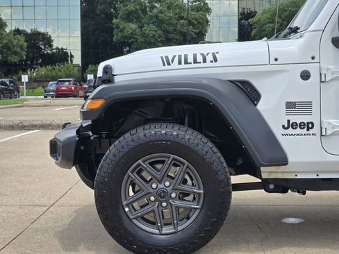Used 2023 Jeep Wrangler Unlimited Sport AWD/4WD image 11