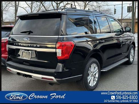 Certified 2022 Ford Expedition XLT image 5
